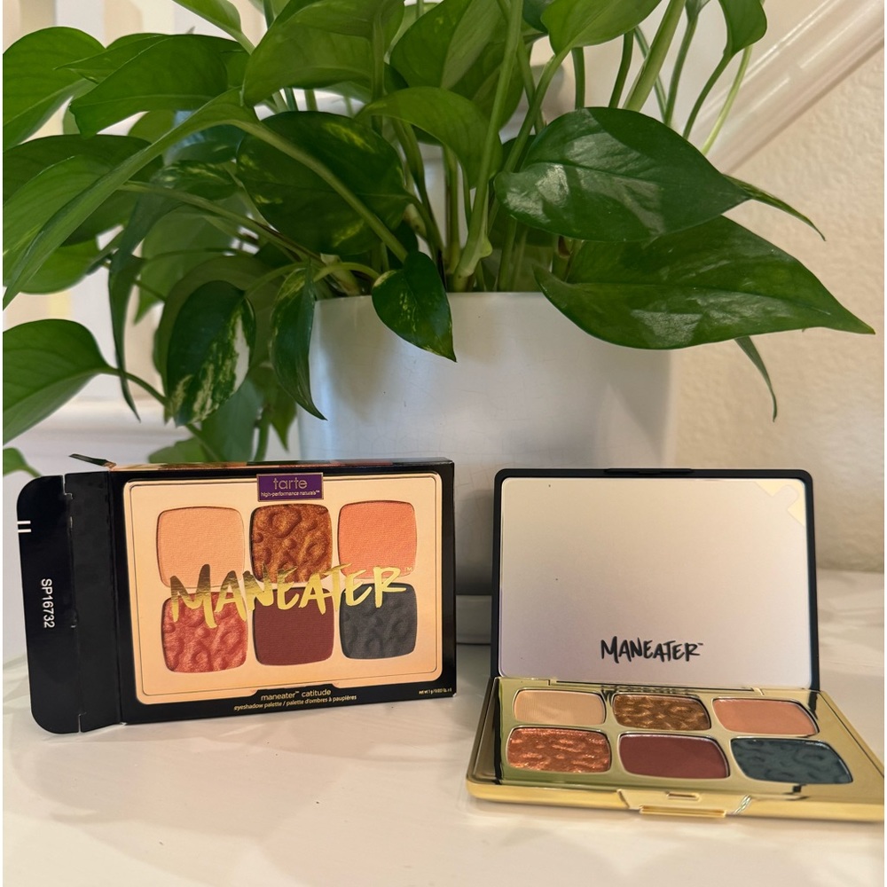 NIB Bundle! (Maneater Catitude Eyeshadow Palette + mascara by tarte)